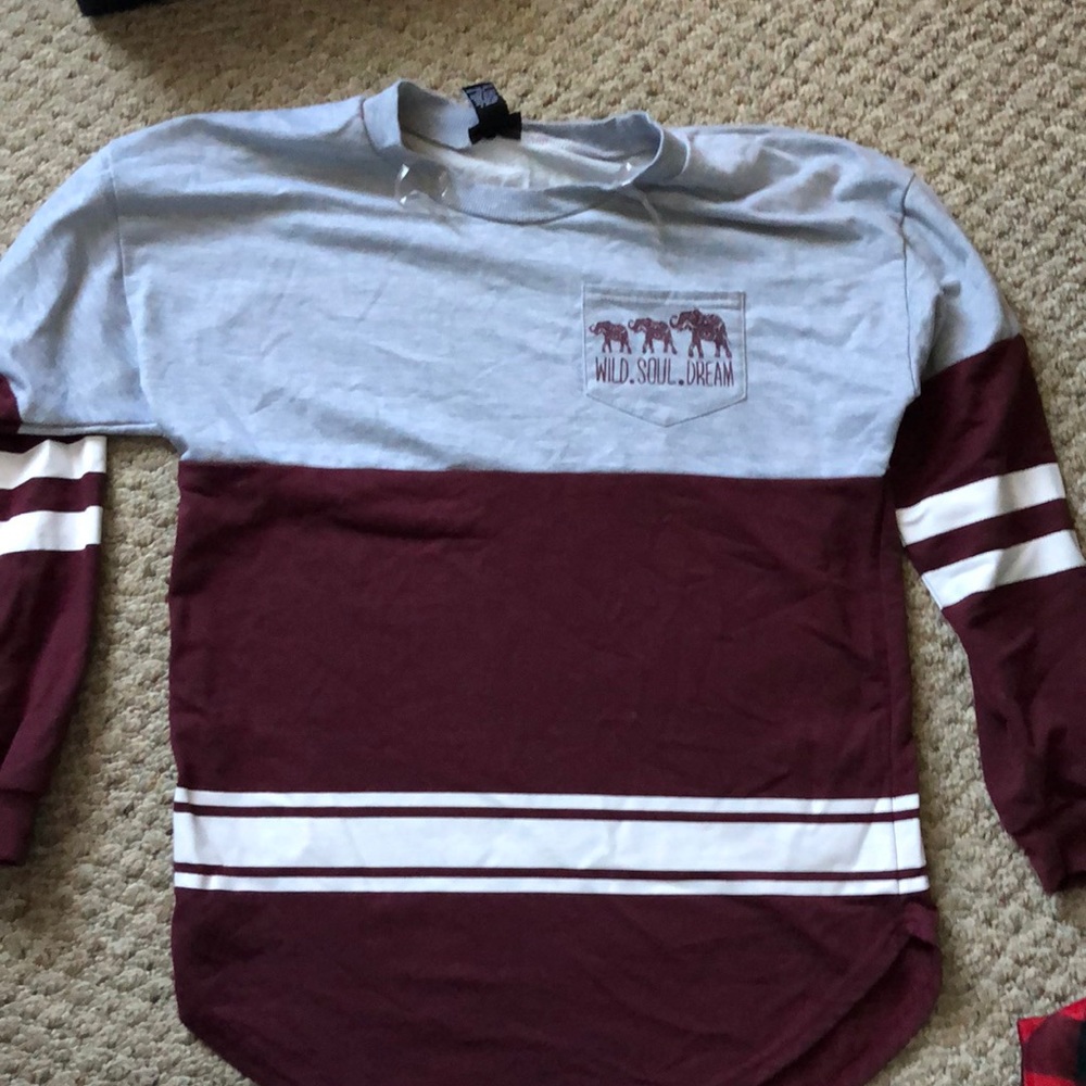 Forever 21 maroon and gray top